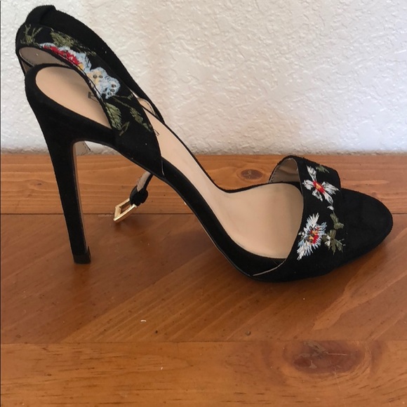 bebe Shoes - Bebe Black Heels with Embroidered Flowers 7.5